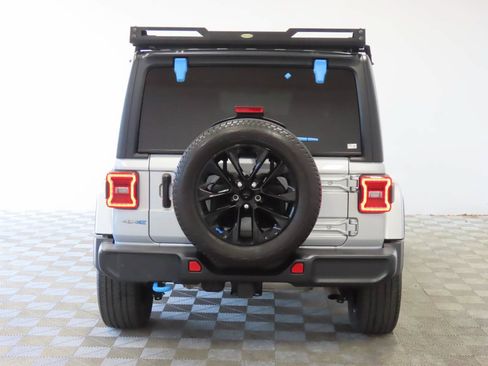 Used 2022 Jeep Wrangler Unlimited Sahara w/ Cold Weather Group AWD/4WD image 4