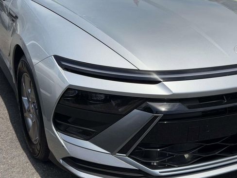Certified 2025 Hyundai Sonata SE FWD image 9