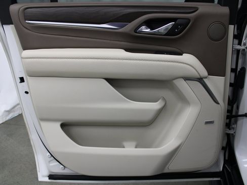 Used 2021 GMC Yukon XL Denali image 15