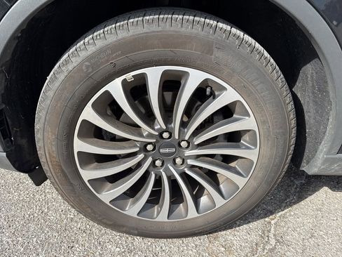 Used 2023 Lincoln Aviator Reserve w/ Equipment Group 201A AWD/4WD image 5