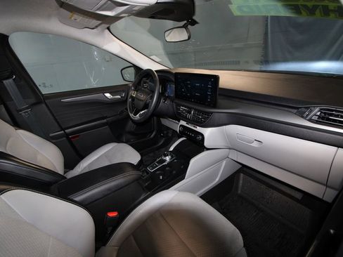 Used 2025 Ford Escape SE image 20