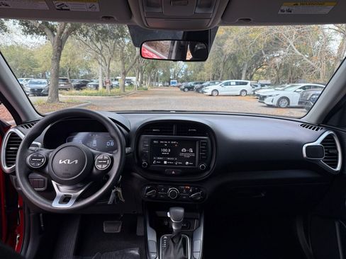Used 2025 Kia Soul LX w/ LX Technology Package image 28