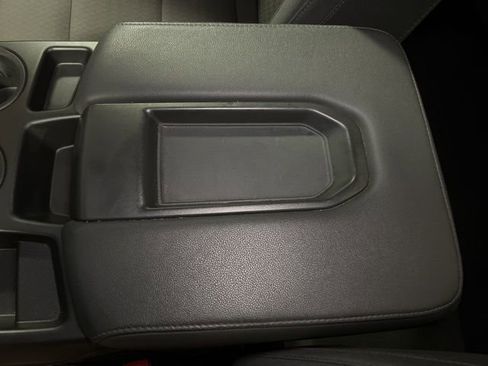 Used 2025 Chevrolet Silverado 2500 LT w/ Convenience Package image 33