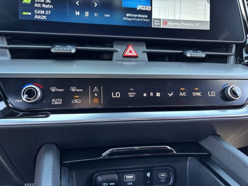 Certified 2025 Kia Sportage SX Prestige AWD/4WD image 22