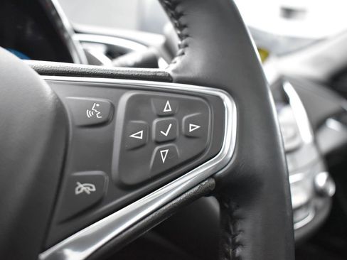 Used 2017 Chevrolet Malibu LT image 17