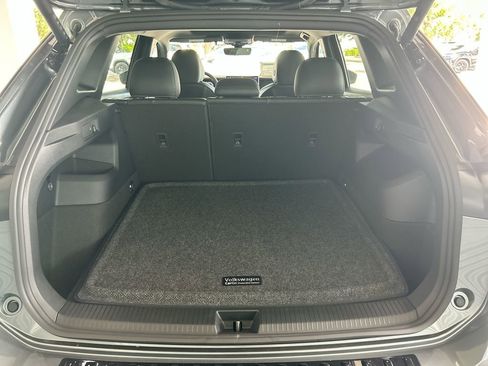 New 2026 Volkswagen Tiguan SE R-Line FWD image 49