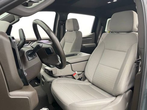 Used 2025 Chevrolet Silverado 1500 LT AWD/4WD image 17