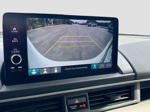 Used 2023 Honda Pilot Touring image 14