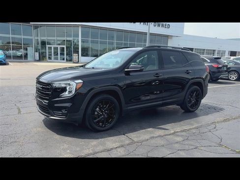 Used 2023 GMC Terrain SLT w/ Tech Package AWD/4WD image 4