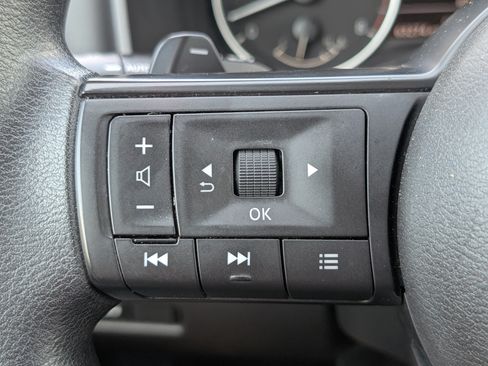 Used 2024 Nissan Rogue SV AWD/4WD image 23
