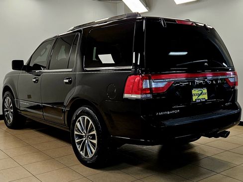 Used 2016 Lincoln Navigator Select image 5
