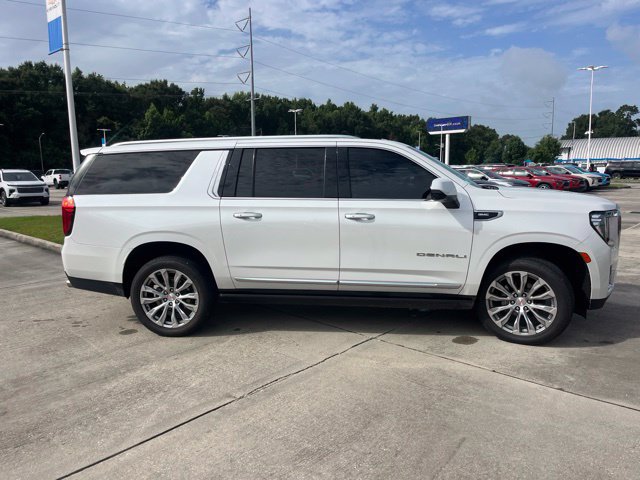 Used 2021 GMC Yukon XL Denali w/ Denali Ultimate Package AWD/4WD image 10