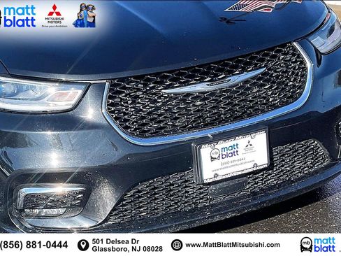 Used 2023 Chrysler Pacifica Touring-L image 31