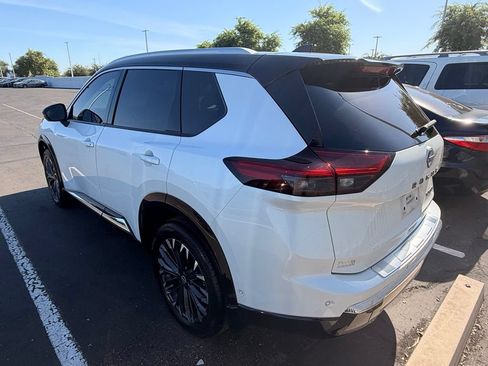 Used 2024 Nissan Rogue Platinum w/ Platinum Premium Package FWD image 6