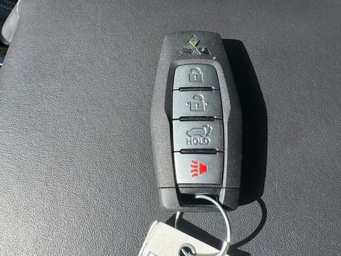 New 2025 Mitsubishi Outlander SE image 33
