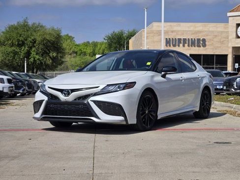 Used 2022 Toyota Camry XSE w/ Navigation Package image 3