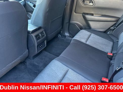 Used 2024 Nissan Rogue SV FWD image 15