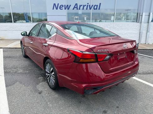 Used 2024 Nissan Altima 2.5 SV w/ SV Premium Package FWD image 8
