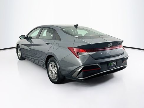 Used 2025 Hyundai Elantra SE FWD image 5