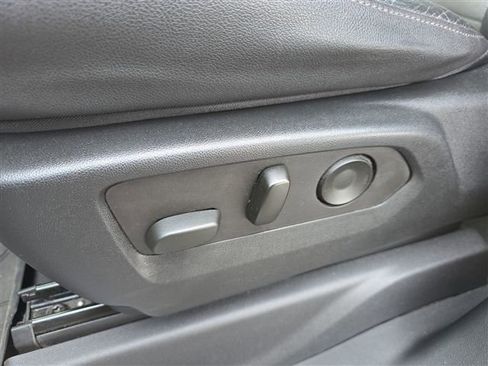 Certified 2022 Chevrolet Silverado 1500 ZR2 w/ Technology Package image 26