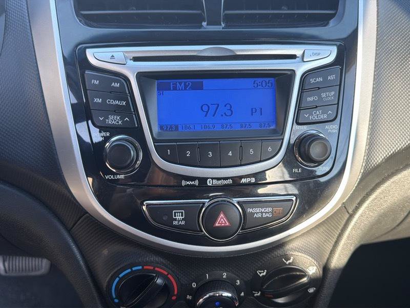 Used 2012 Hyundai Accent SE FWD image 25