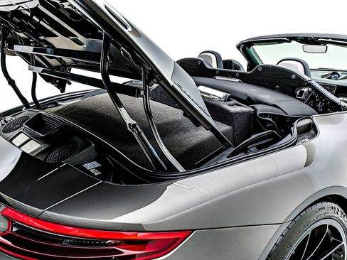 Used 2019 Porsche 911 Speedster RWD image 34