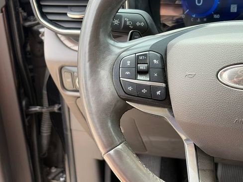 Used 2020 Ford Explorer Platinum w/ Premium Technology Package AWD/4WD image 24