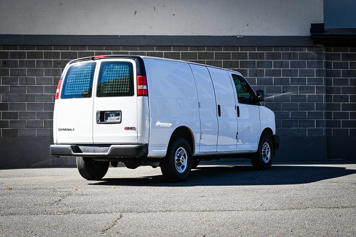 Used 2017 GMC Savana 3500 RWD image 3