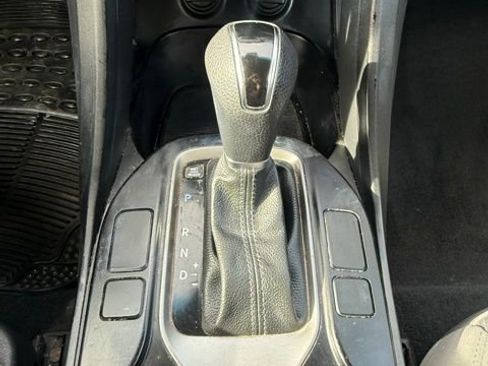 Used 2017 Hyundai Santa Fe Sport image 24