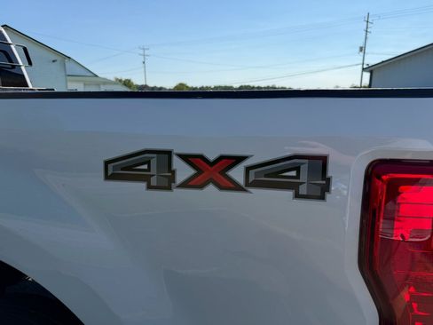 Used 2017 Ford F250 XL w/ Power Equipment Group AWD/4WD image 15