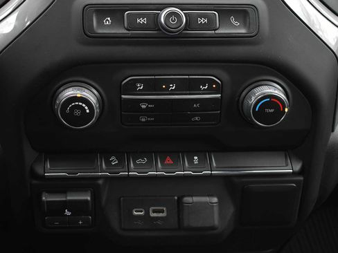 Used 2021 Chevrolet Silverado 1500 Custom Trail Boss image 17