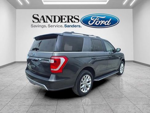 Used 2021 Ford Expedition XLT image 2