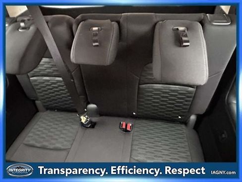 Used 2025 Nissan Pathfinder SV AWD/4WD image 18