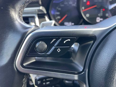 Used 2018 Porsche Macan image 15