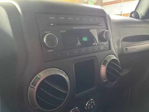 Used 2014 Jeep Wrangler Sport AWD/4WD image 23