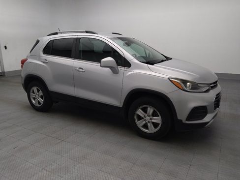 Used 2017 Chevrolet Trax LT w/ LT Convenience Package AWD/4WD image 11