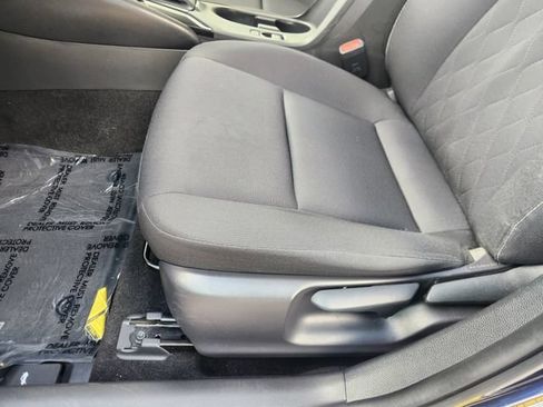 Certified 2025 Toyota Corolla LE FWD image 21