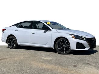 Used 2025 Nissan Altima 2.5 SR video 2