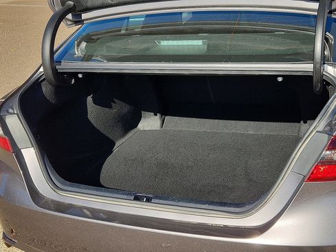 Used 2024 Toyota Camry SE image 9