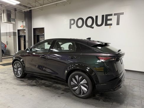 Used 2023 Nissan Ariya AWD image 6