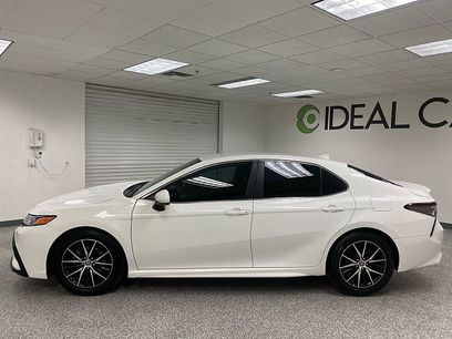 Used 2021 Toyota Camry SE w/ Carpet Mat Package (TMS)