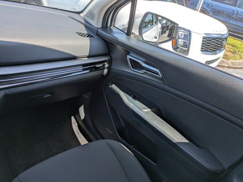Certified 2026 Kia Sportage LX w/ LX Convenience Package FWD image 14