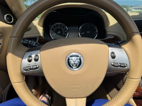 Used 2011 Jaguar XK Convertible RWD image 8