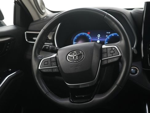 Used 2024 Toyota Highlander Limited AWD/4WD image 15