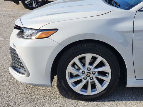 Used 2024 Toyota Camry LE image 5