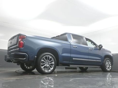 Used 2024 Chevrolet Silverado 1500 High Country w/ High Country Premium Package AWD/4WD image 32