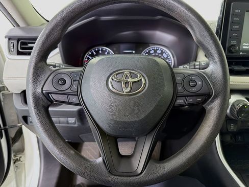 Used 2022 Toyota RAV4 XLE AWD/4WD image 15