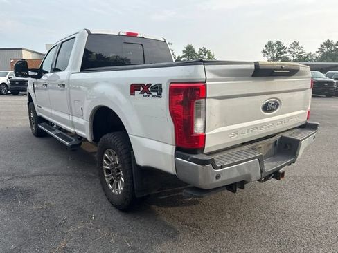 Used 2018 Ford F250 XLT w/ XLT Premium Package AWD/4WD image 3
