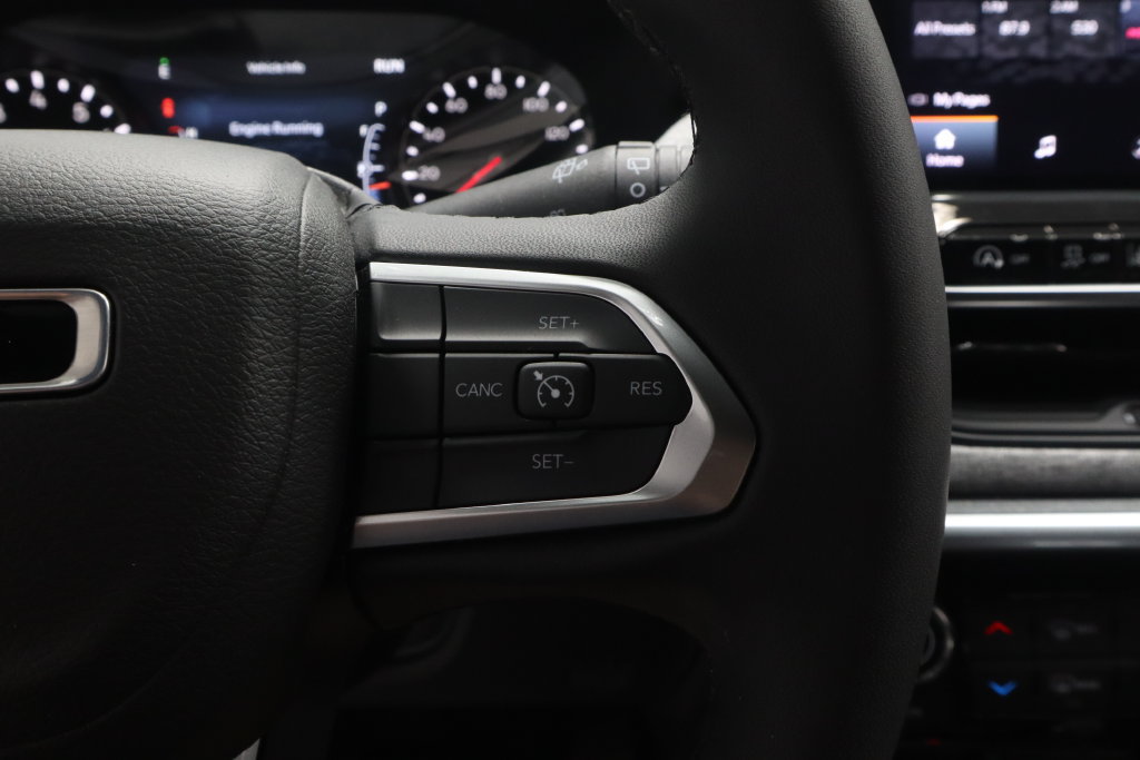 Used 2023 Jeep Compass Latitude AWD/4WD image 23