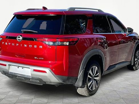 Used 2023 Nissan Pathfinder SL image 5